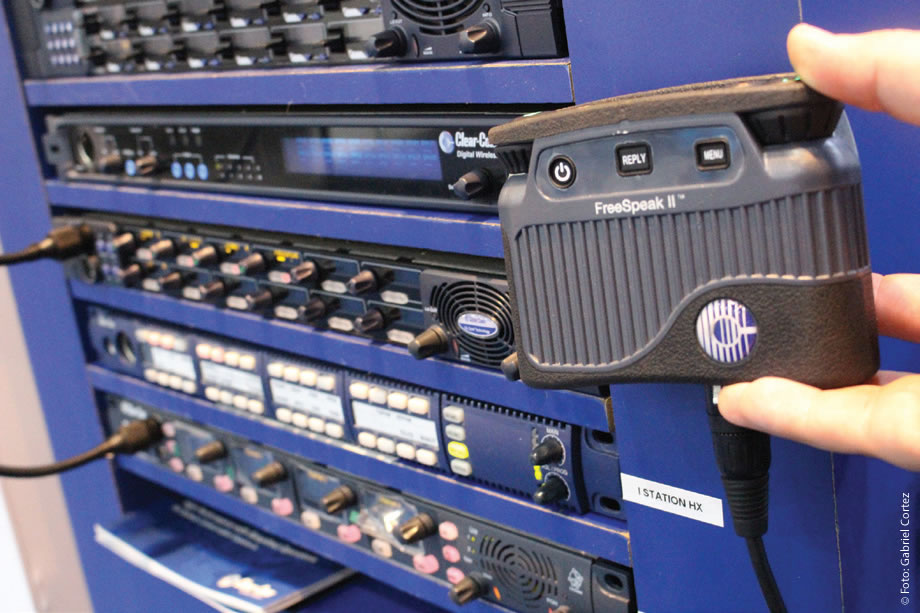 Um dos destaques do estande da Savana no SET EXPO 2016 foi o sistema de comunicação sem fio Free Speak II, da Clear-Com, que trabalha no range de frequência 1.9 GB